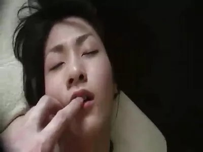 Vídeo de Racy Ethnic Teen Masturbates filme pornô desenho (Elizabeth)