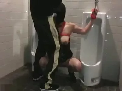 Adolescente peituda montando um grande dildo videos de desenhos pornos